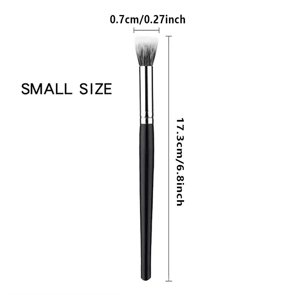 Pointillator brush Blush brush Pure wool flat head Cangzhou makeup brush Soft bristle wooden handle Beauty tool